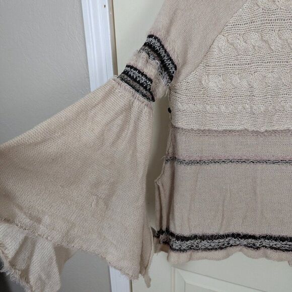 Free People | Cream Cable Knit Distressed Sweater Size Extra Small - Picture 12 of 14